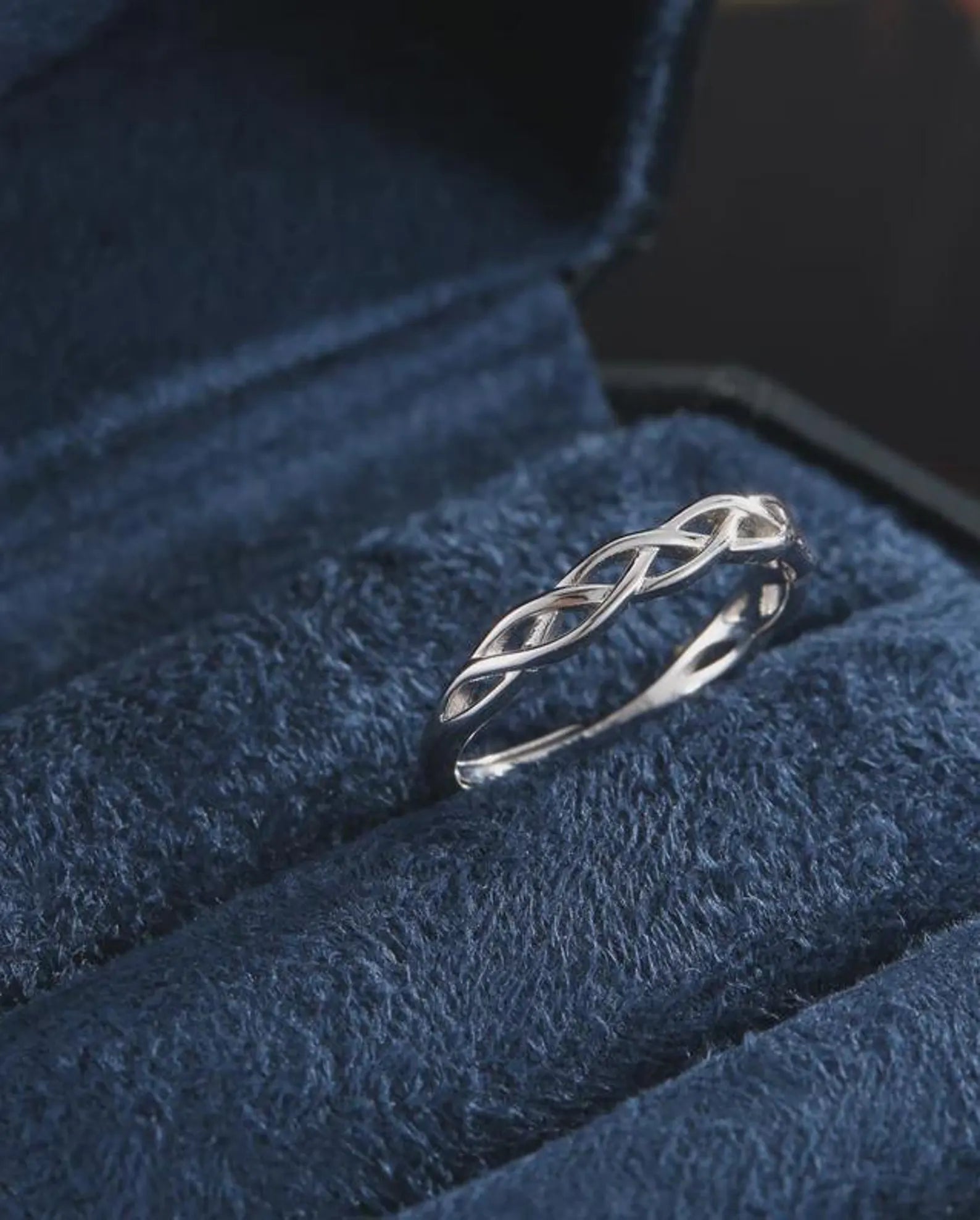 925 Sterling Silver Skinny Celtic Knot Ring