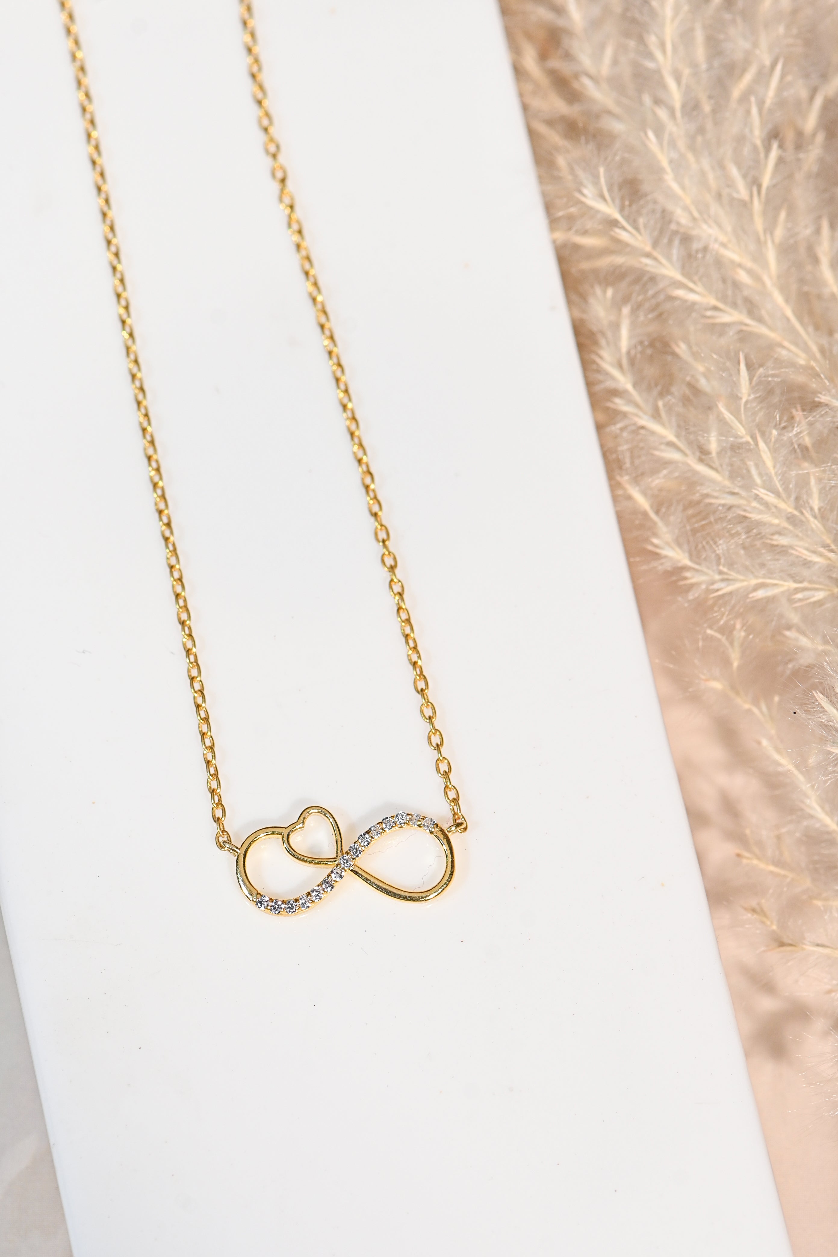Elegant Infinity Heart Necklace - Moissanite & Silver Plated