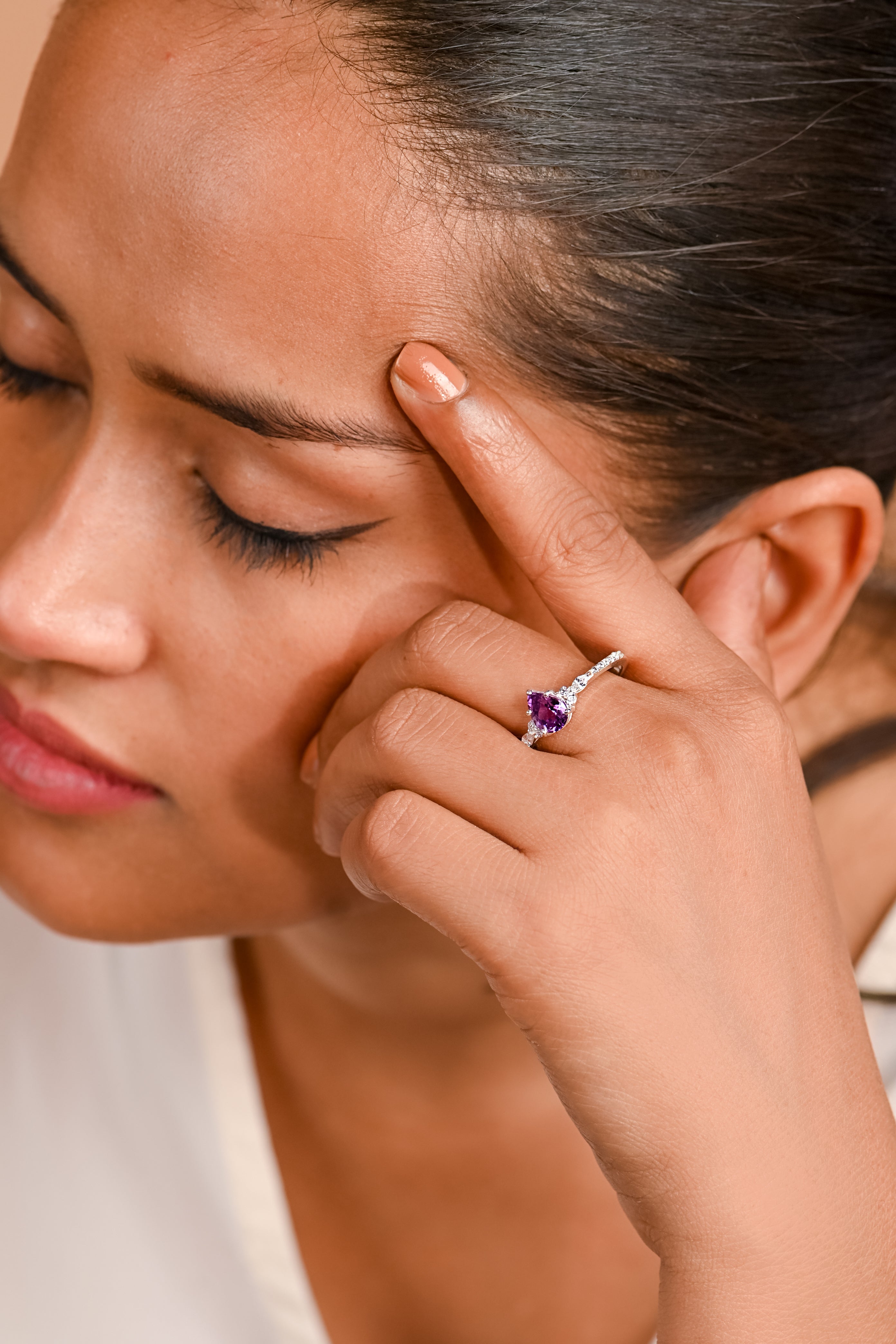 Pear-Shaped Alexandrite Ring – 925 Sterling Silver | Dainty Color-Changing Gemstone Ring