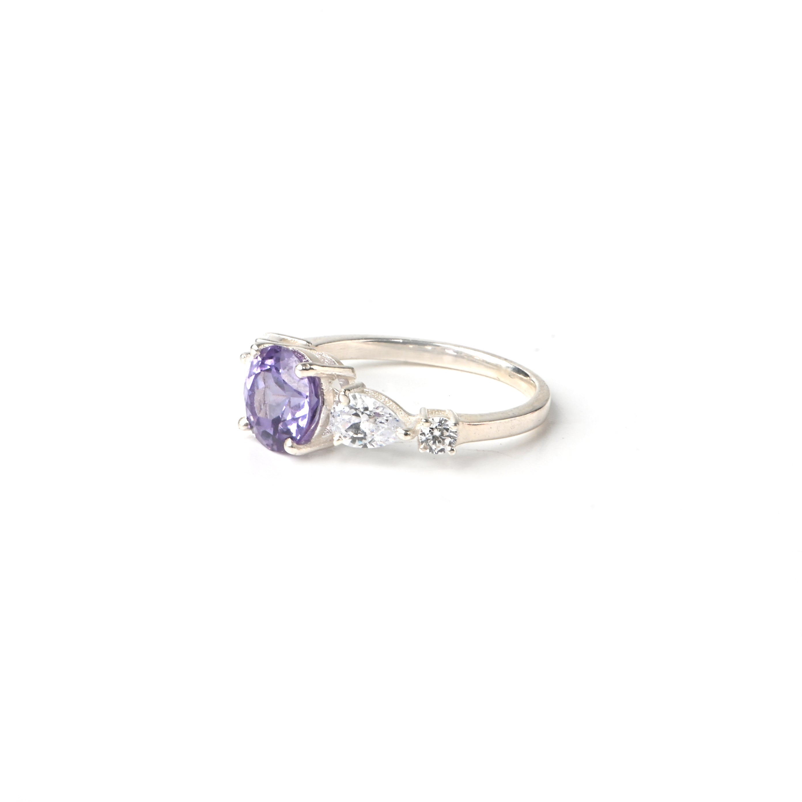 Alexandrite Engagement Ring – 925 Sterling Silver | Color-Changing Gemstone