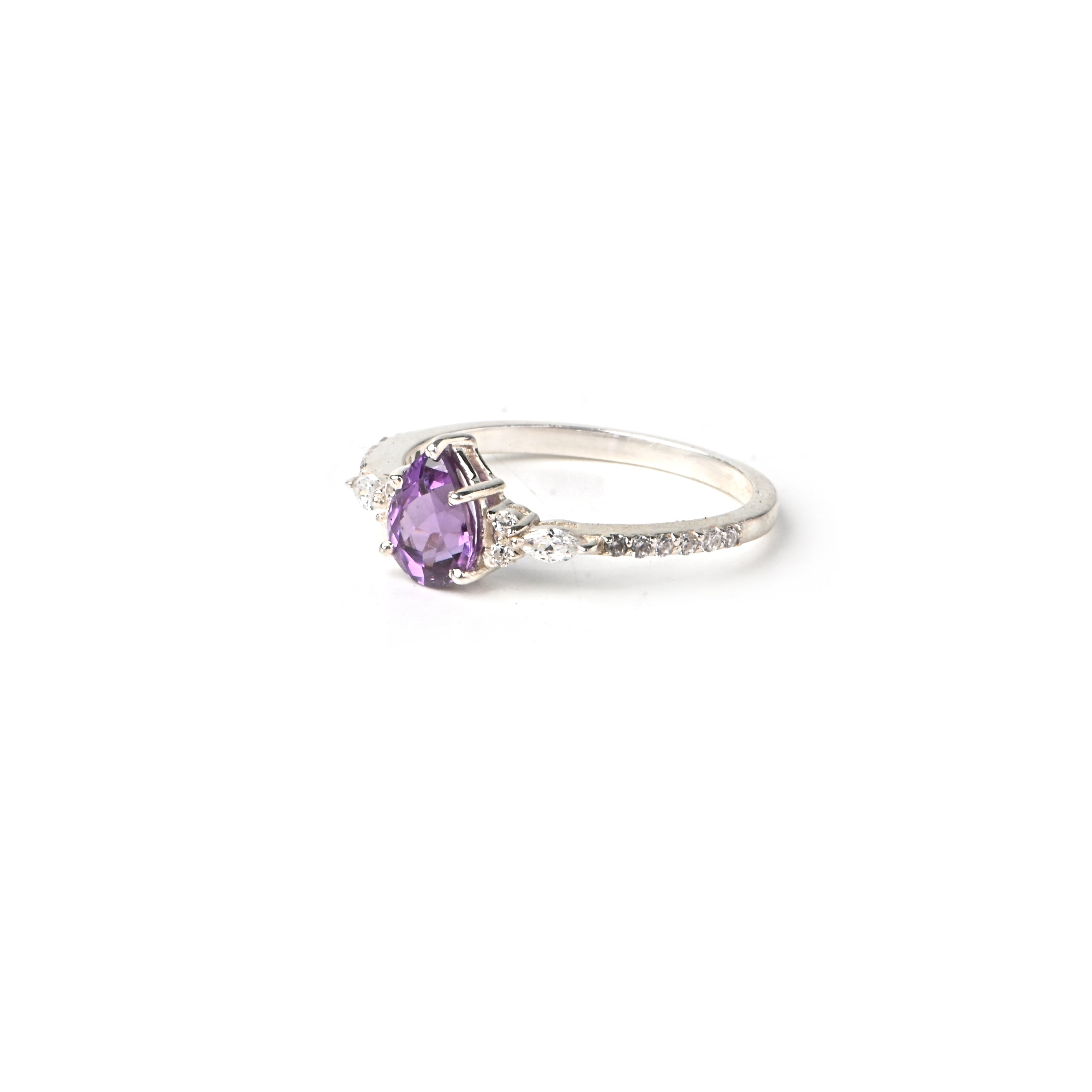 Pear-Shaped Alexandrite Ring – 925 Sterling Silver | Dainty Color-Changing Gemstone Ring