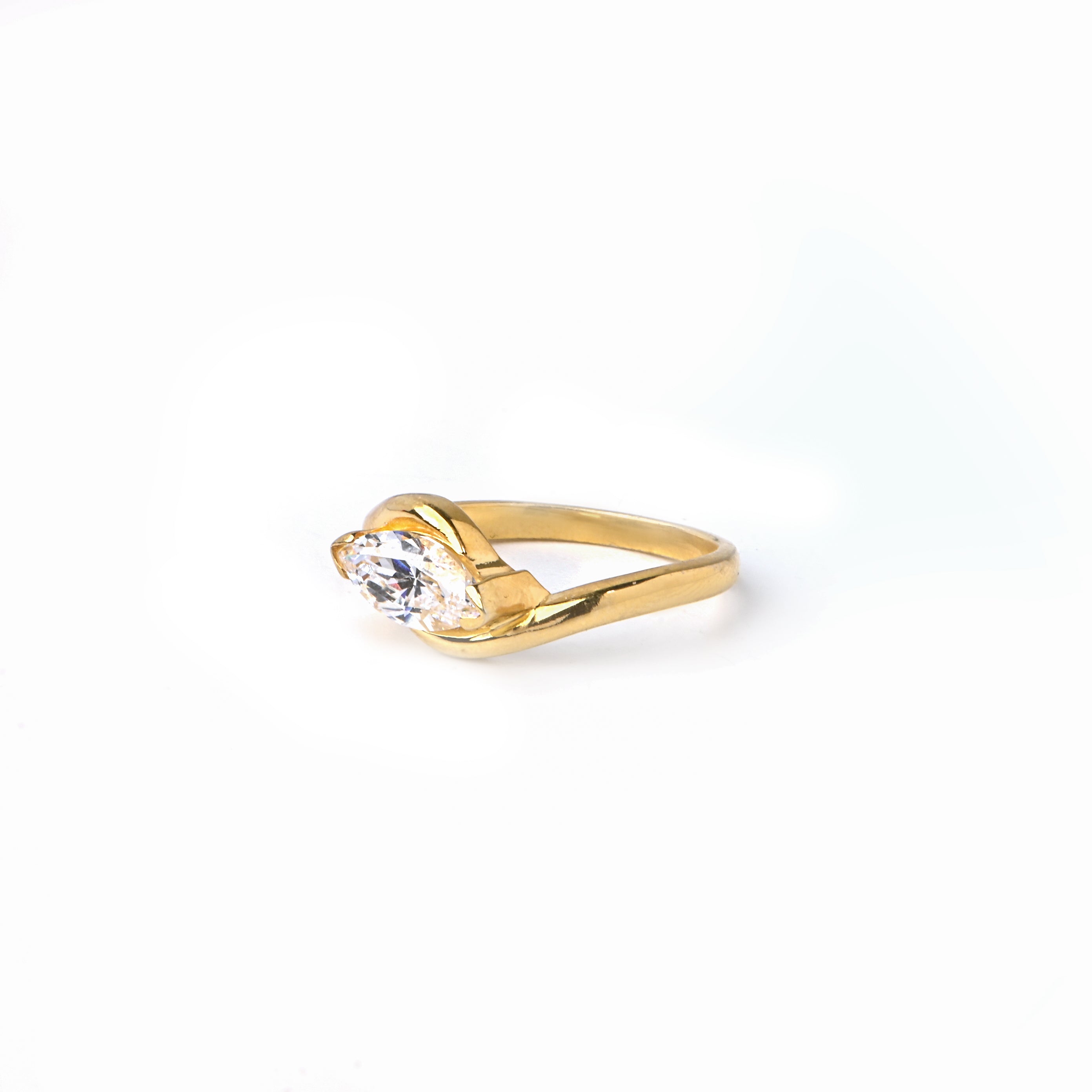 Gold-Plated Sterling Silver Ring with Marquise-Cut Cubic Zirconia – Elegant Twist Design