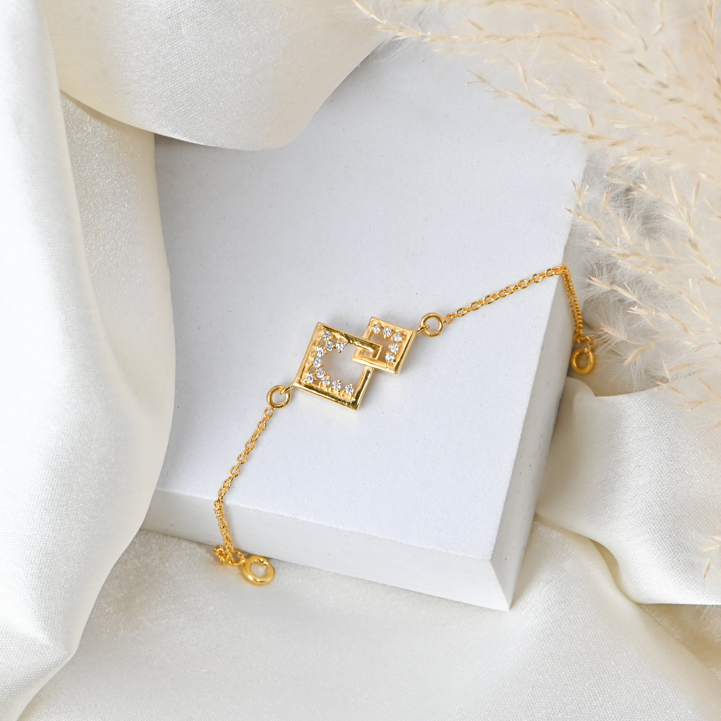 Linked Diamond-Shaped Moissanite Bracelet in 925 Sterling Silver with Gold Plating