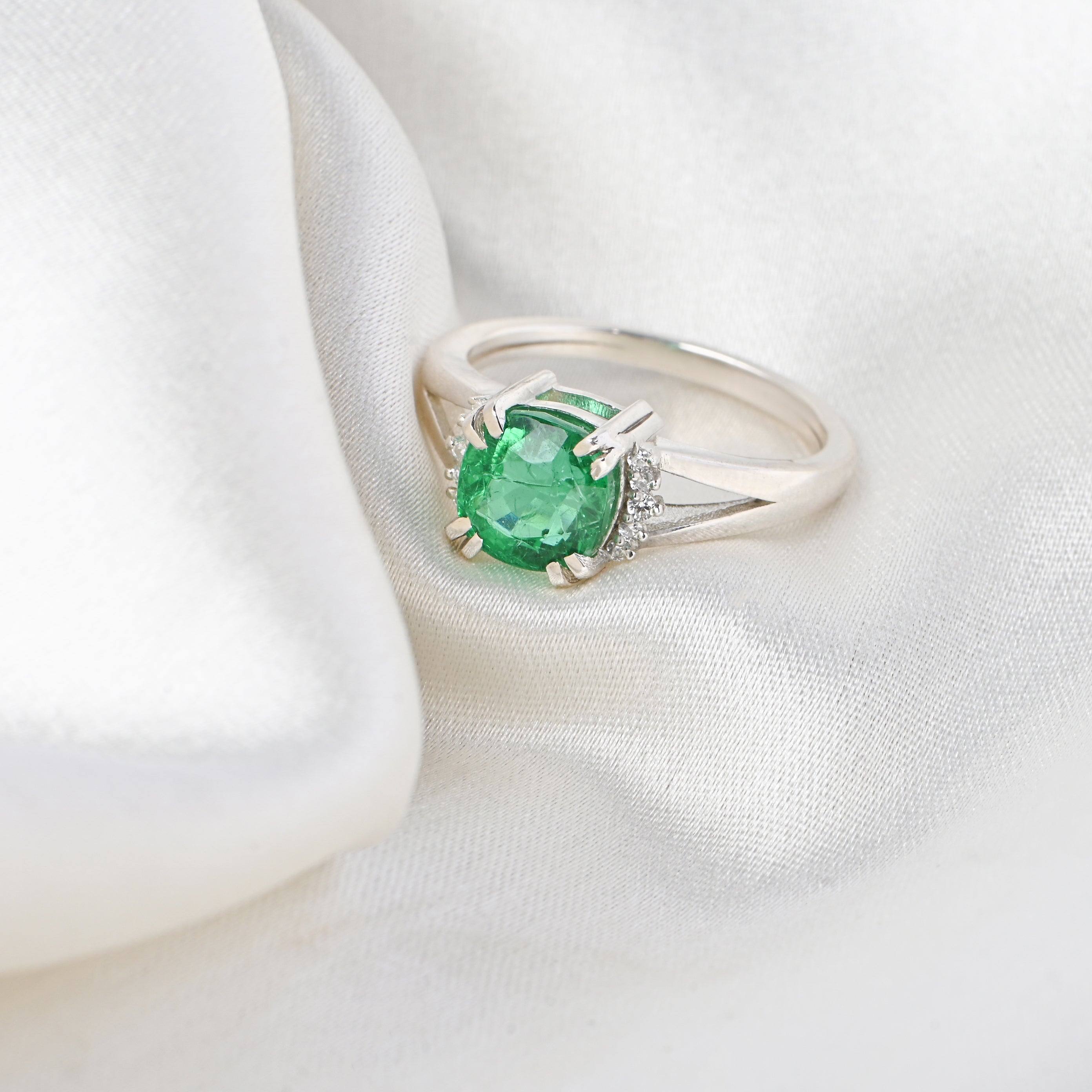 Round Lab-Created Emerald & CZ Accent Ring – 925 Sterling Silver