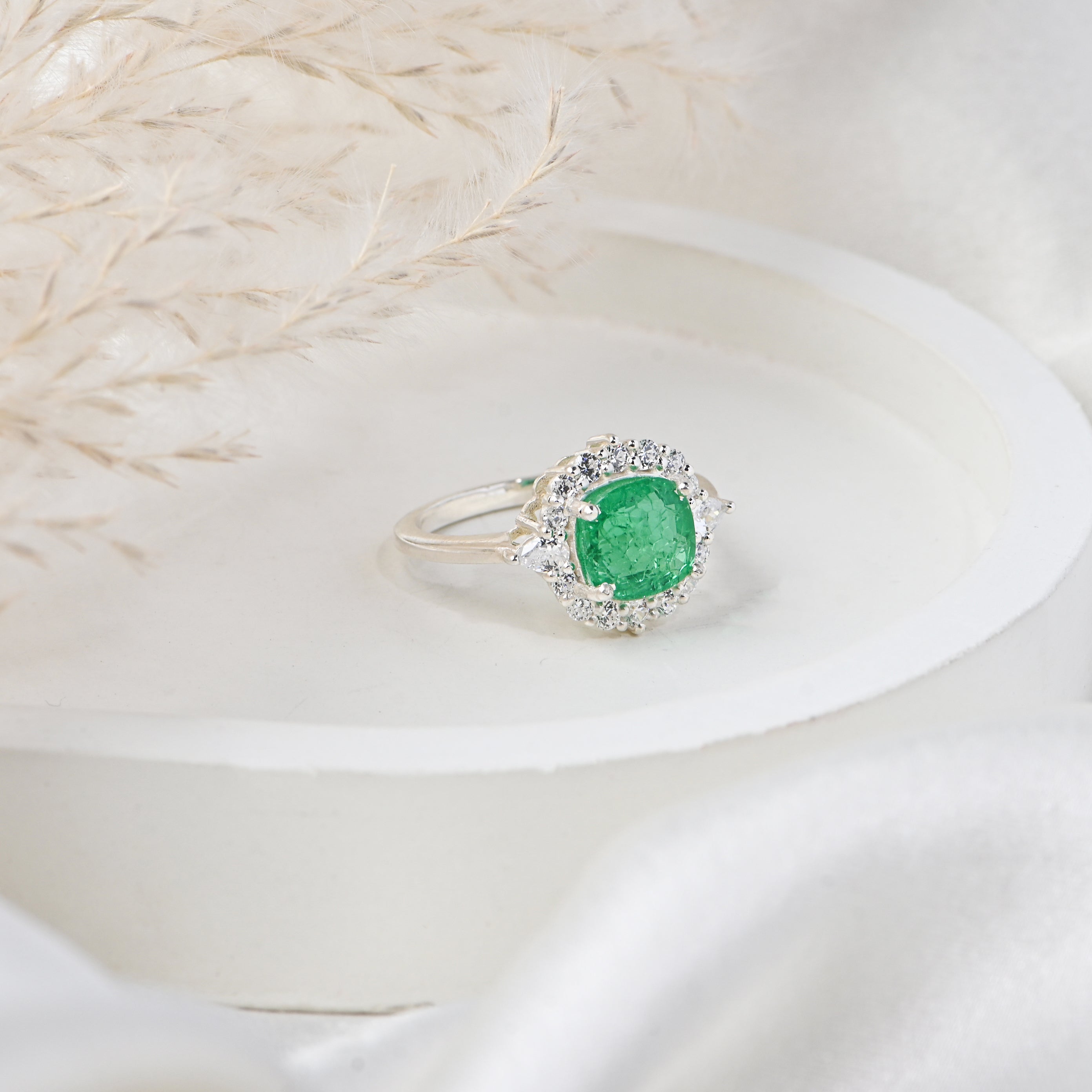 Cushion-Cut Emerald Halo Ring – 925 Sterling Silver