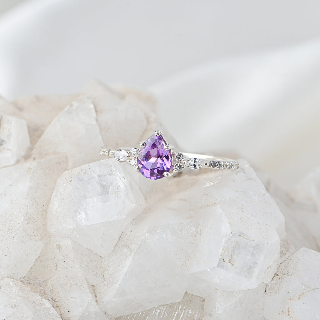 Pear-Shaped Alexandrite Ring – 925 Sterling Silver | Dainty Color-Changing Gemstone Ring
