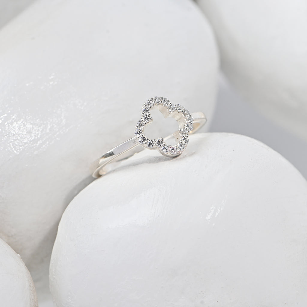 Moissanite Clover Ring – 925 Sterling Silver Openwork Design