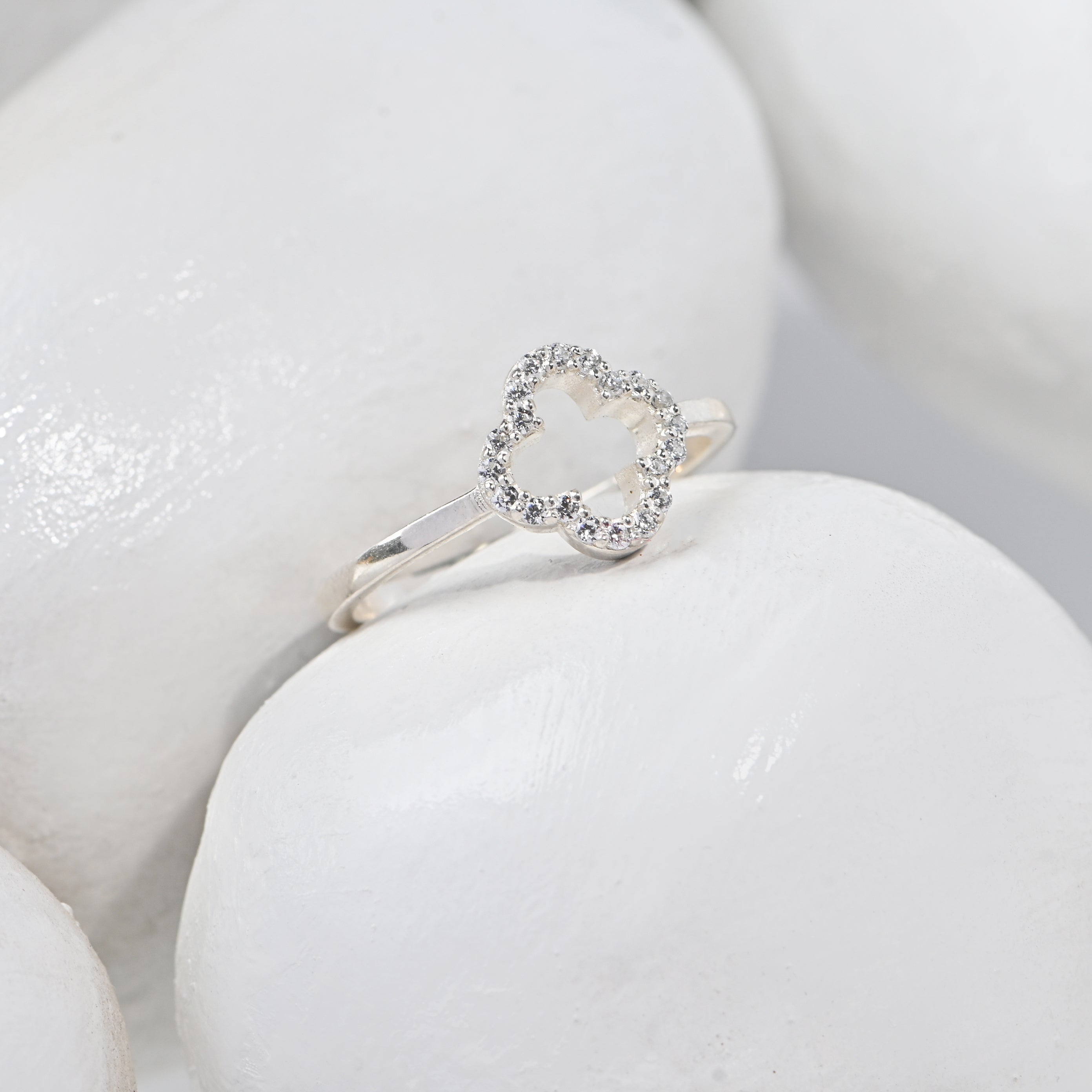 Moissanite Clover Ring – 925 Sterling Silver Openwork Design