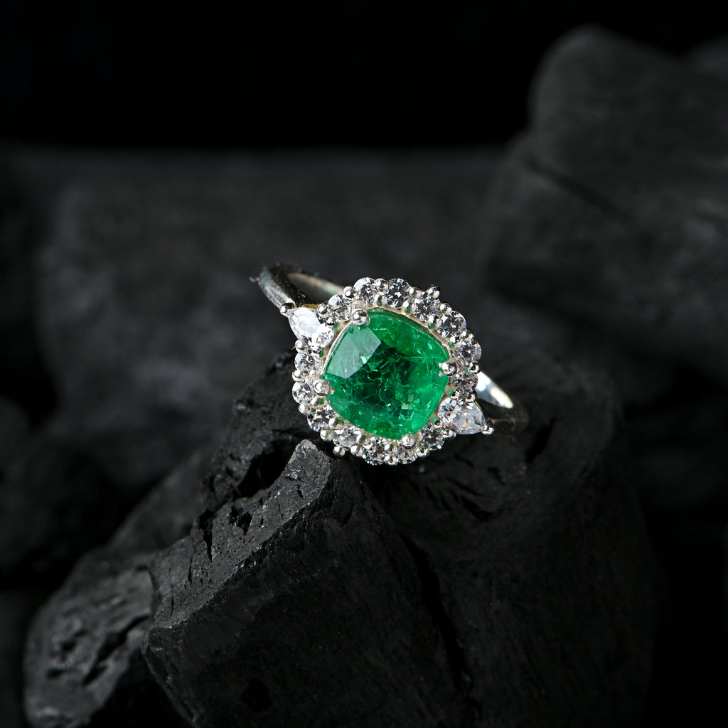 Cushion-Cut Emerald Halo Ring – 925 Sterling Silver