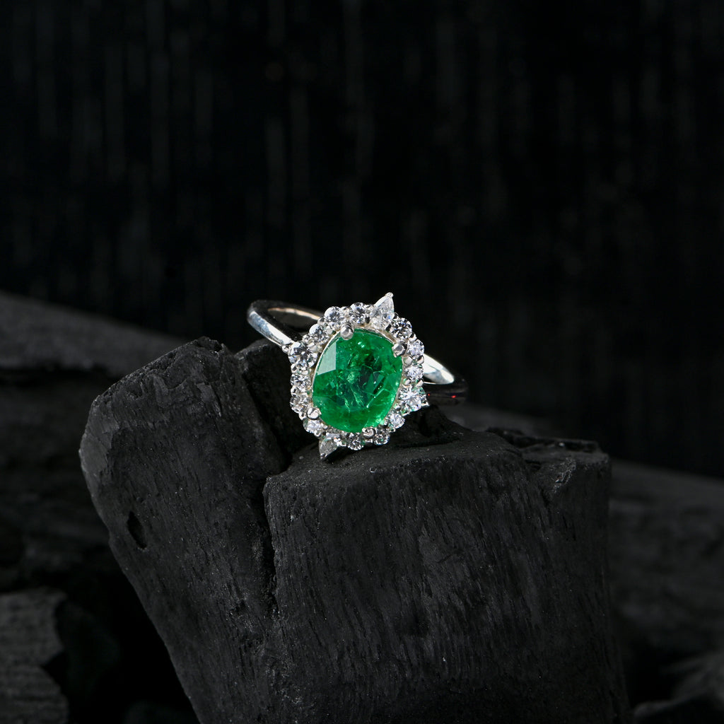 Lab-Created Emerald & CZ Halo Ring – 925 Sterling Silver (Oval Cut)