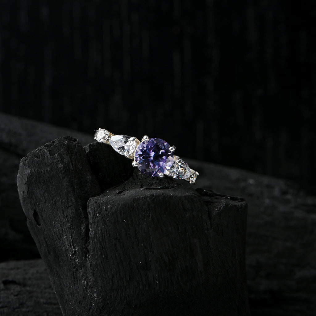 Alexandrite Engagement Ring – 925 Sterling Silver | Color-Changing Gemstone