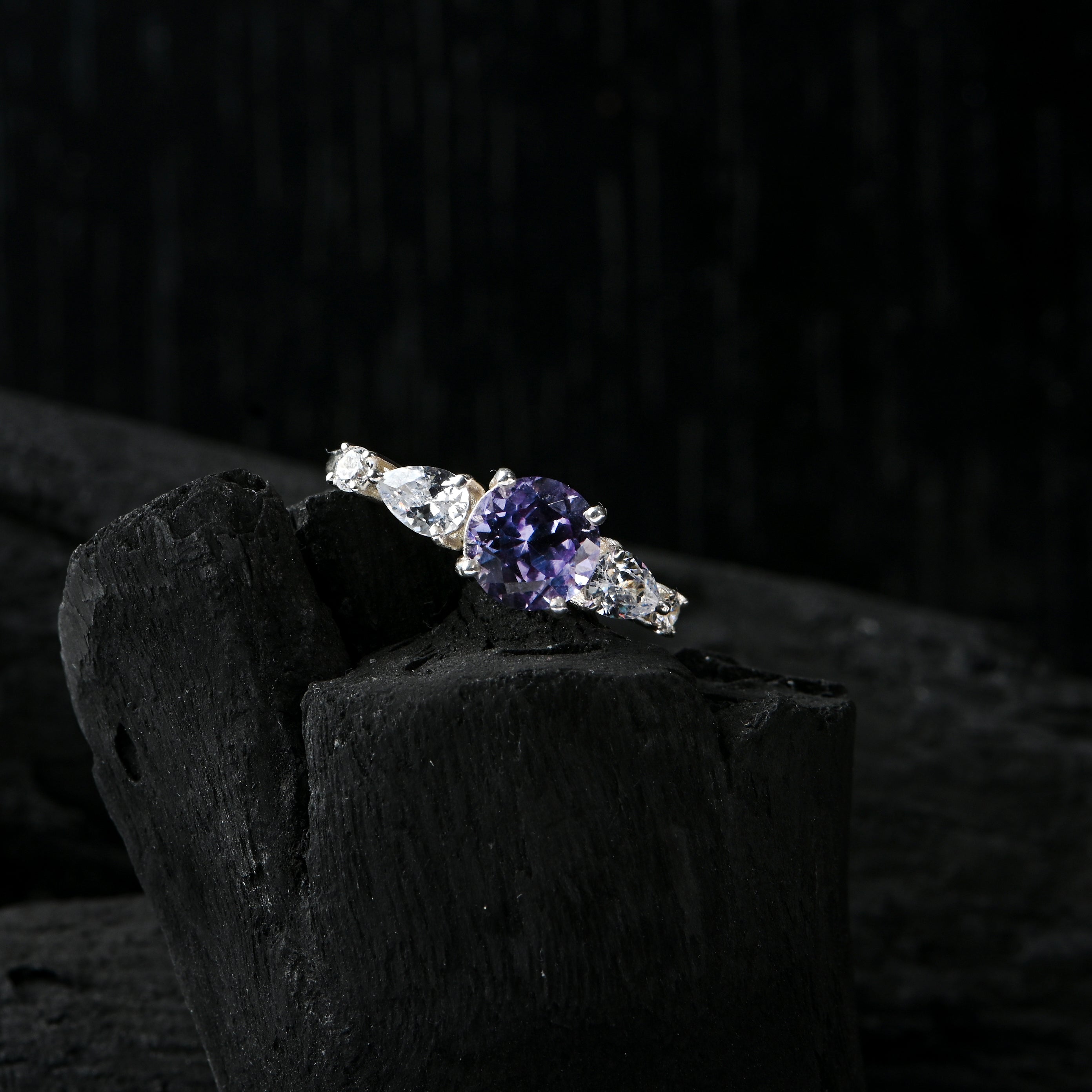 Alexandrite Engagement Ring – 925 Sterling Silver | Color-Changing Gemstone