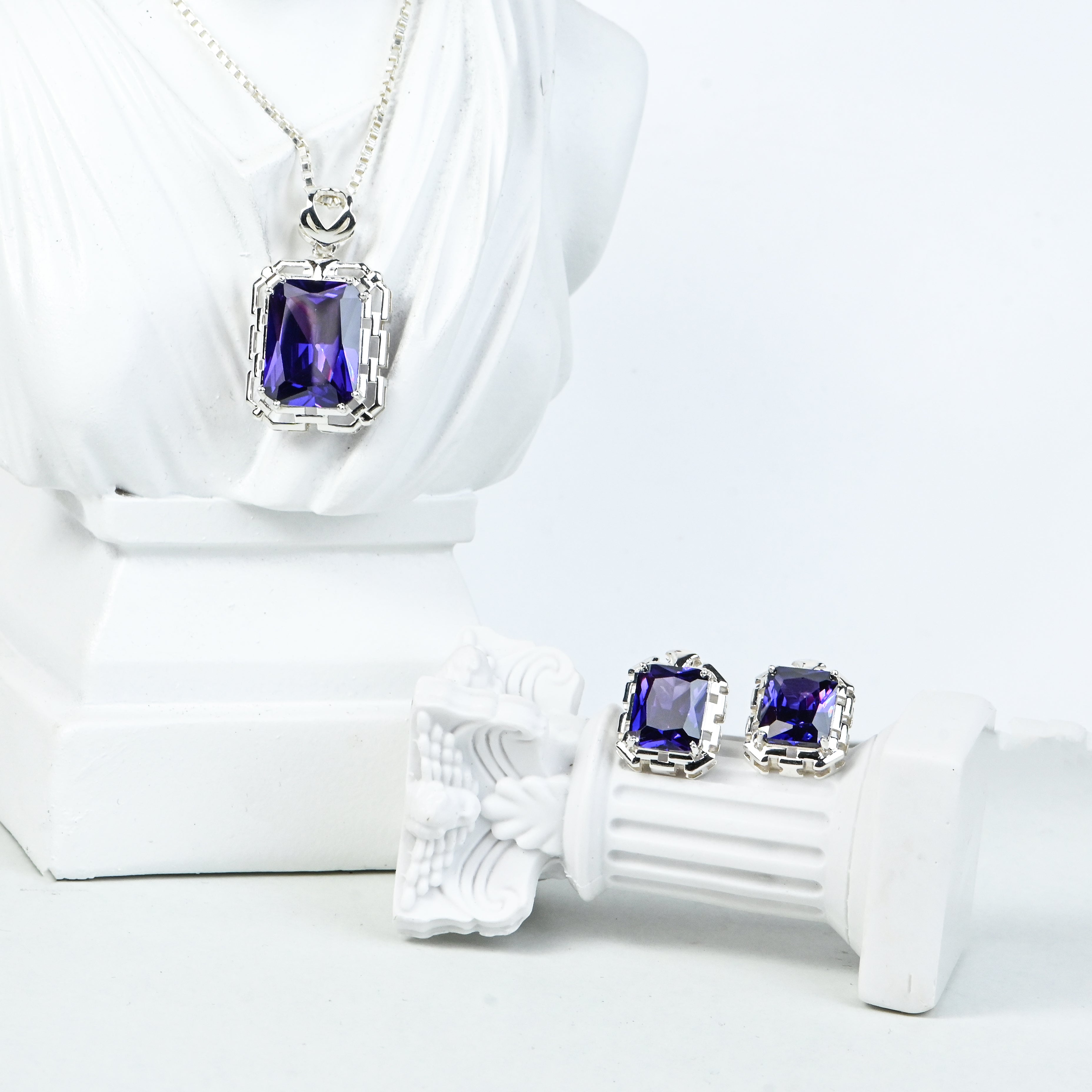 925 Sterling Silver Radiant Emission Necklace With Earring  in Prong Setting Everyday Wear Jewellery