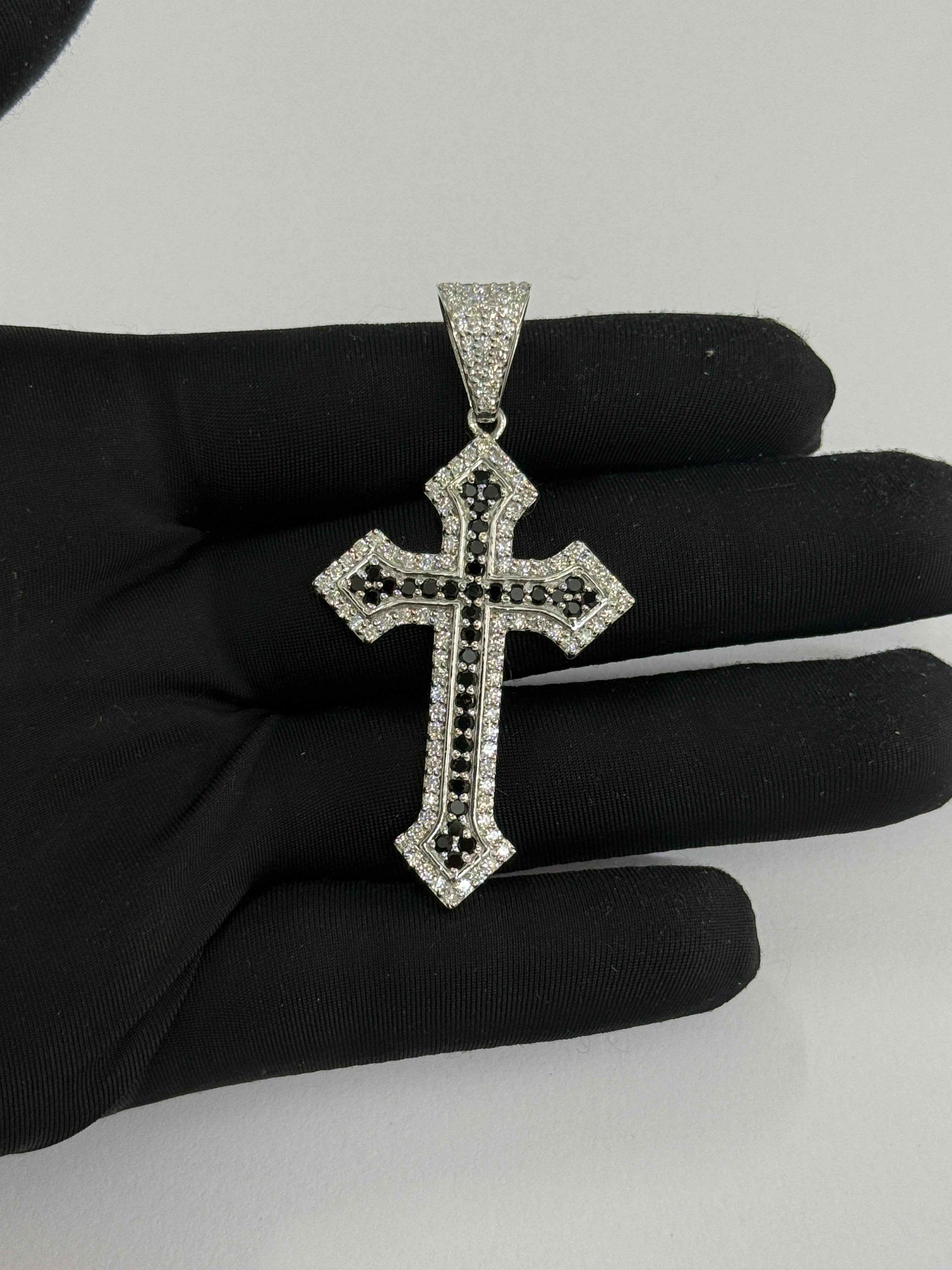 925 Silver Gothic Cross Pendant with Round Moissanite Vintage Jewellery