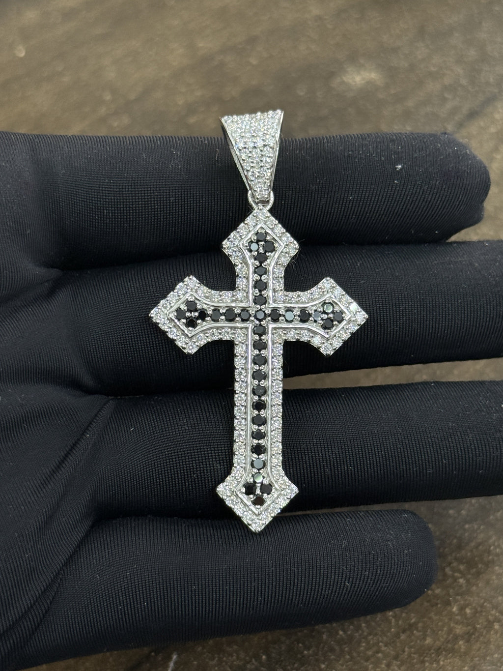 925 Silver Gothic Cross Pendant with Round Moissanite Vintage Jewellery