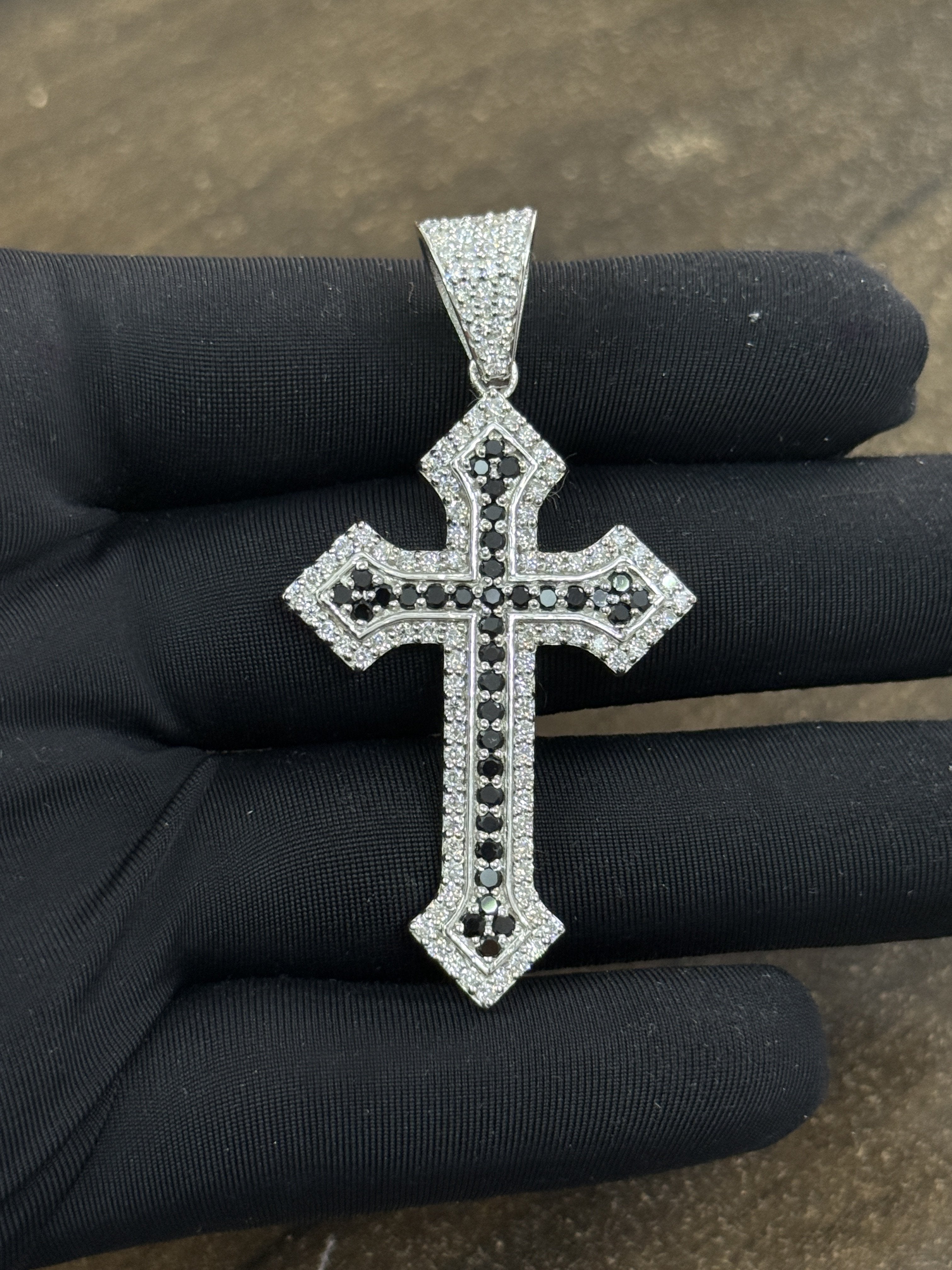 925 Silver Gothic Cross Pendant with Round Moissanite Vintage Jewellery