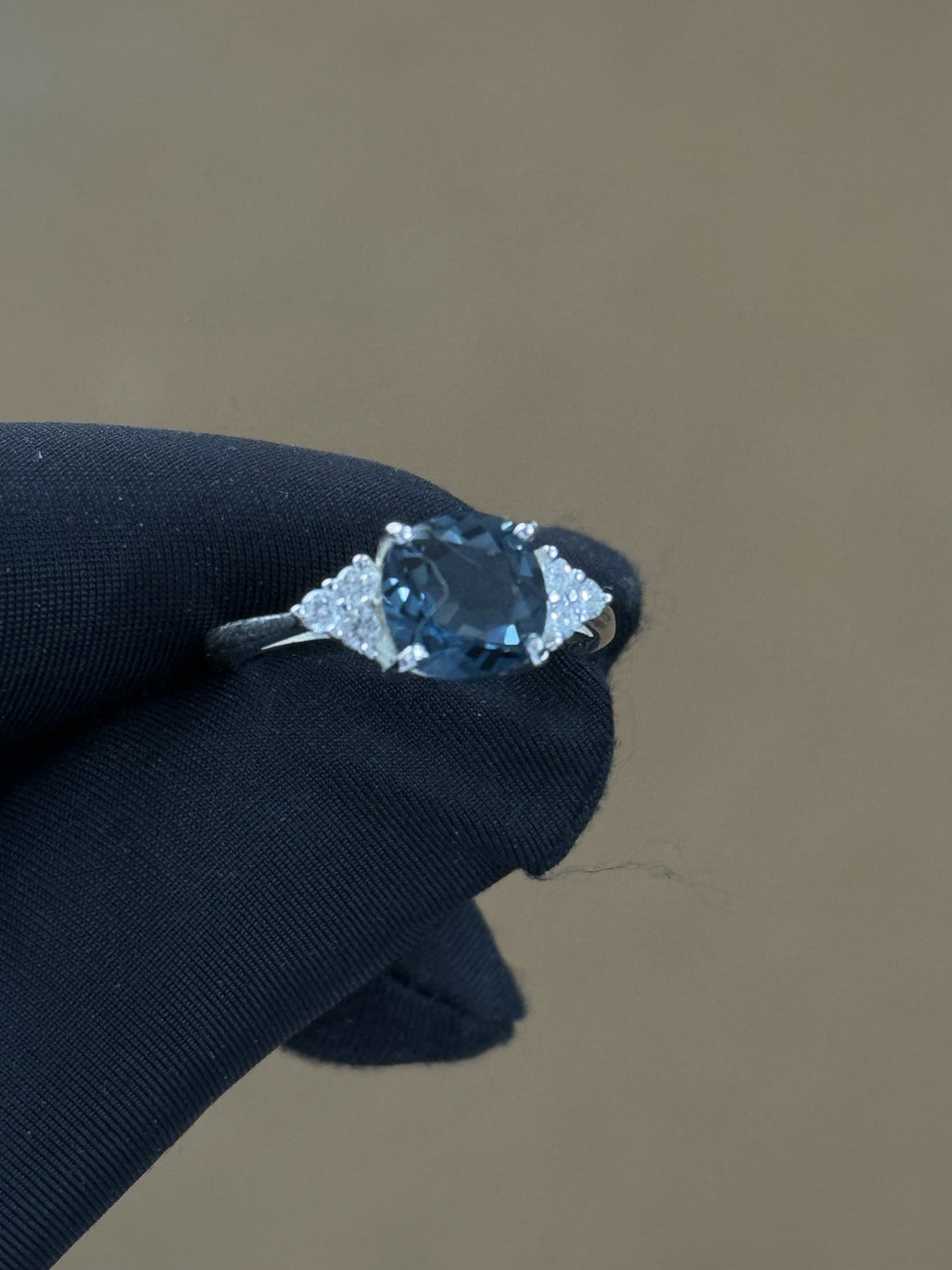 925 Silver Prong-Set Blue Topaz Ring – Cushion-Cut Gemstone, 5 Gram Statement Jewellery