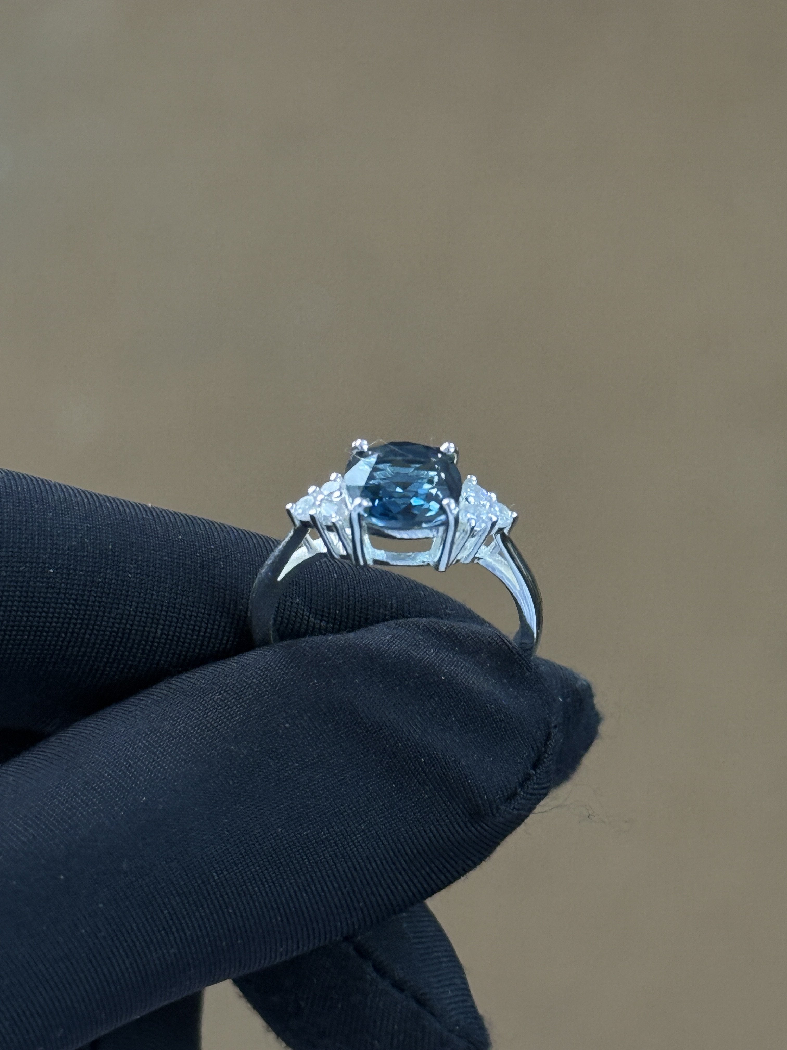 925 Silver Prong-Set Blue Topaz Ring – Cushion-Cut Gemstone, 5 Gram Statement Jewellery