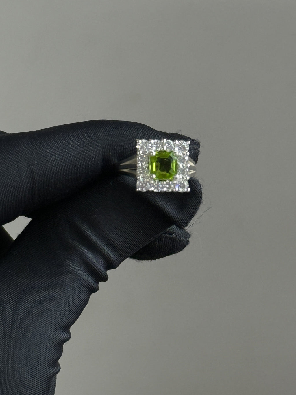 Elegant Asscher Peridot Ring in 925 Silver – Prong Setting Party Wear
