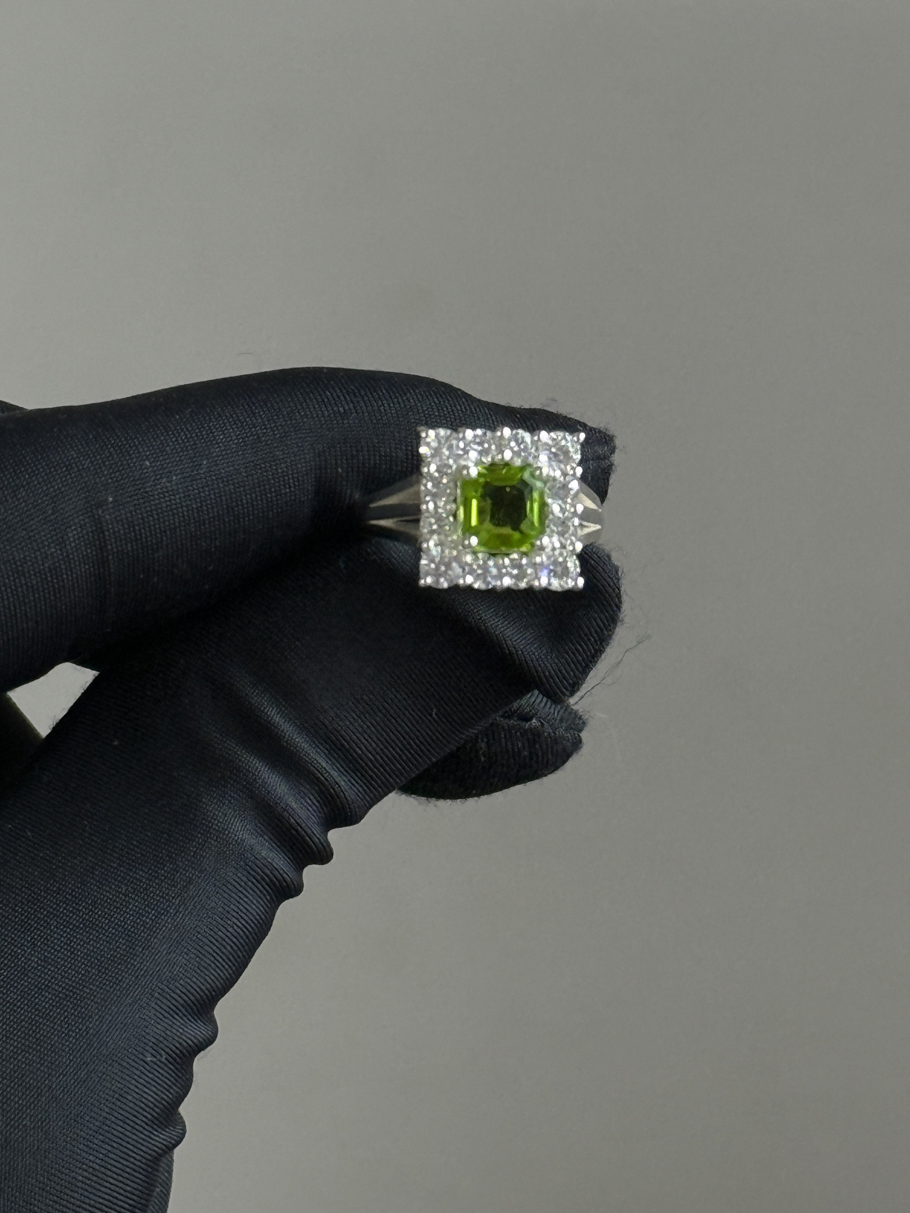 Elegant Asscher Peridot Ring in 925 Silver – Prong Setting Party Wear