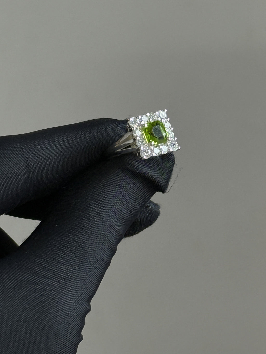 Elegant Asscher Peridot Ring in 925 Silver – Prong Setting Party Wear