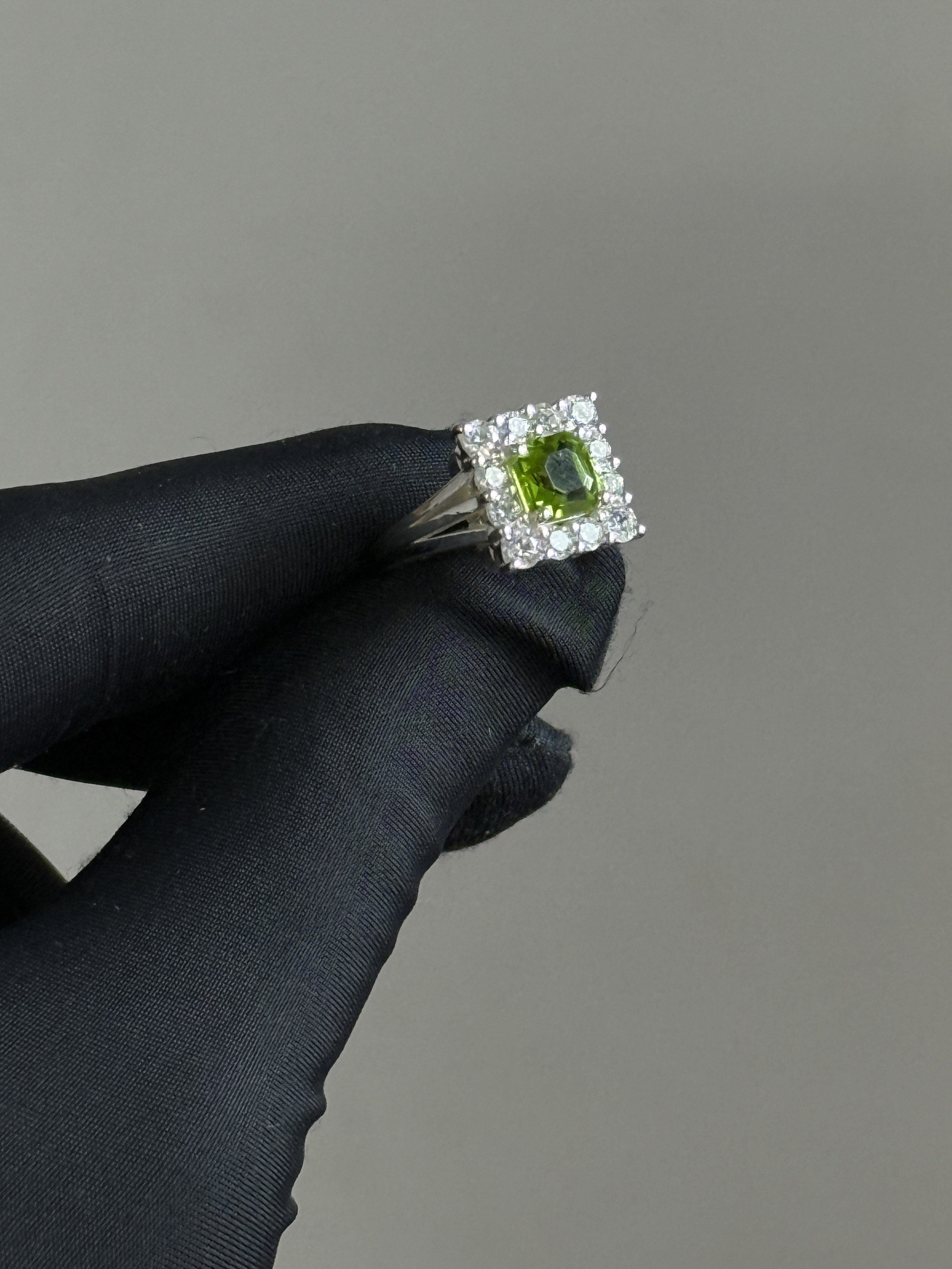 Elegant Asscher Peridot Ring in 925 Silver – Prong Setting Party Wear