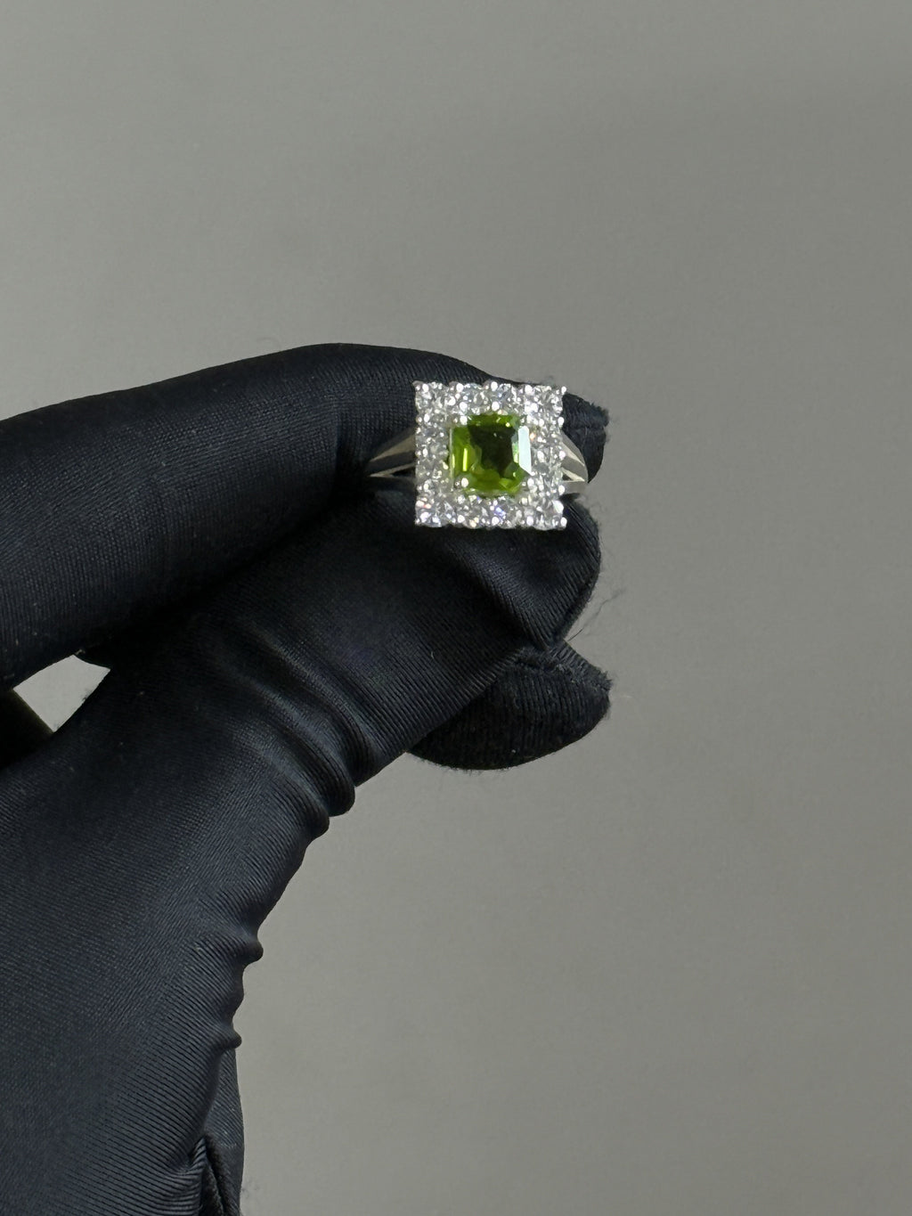 Elegant Asscher Peridot Ring in 925 Silver – Prong Setting Party Wear