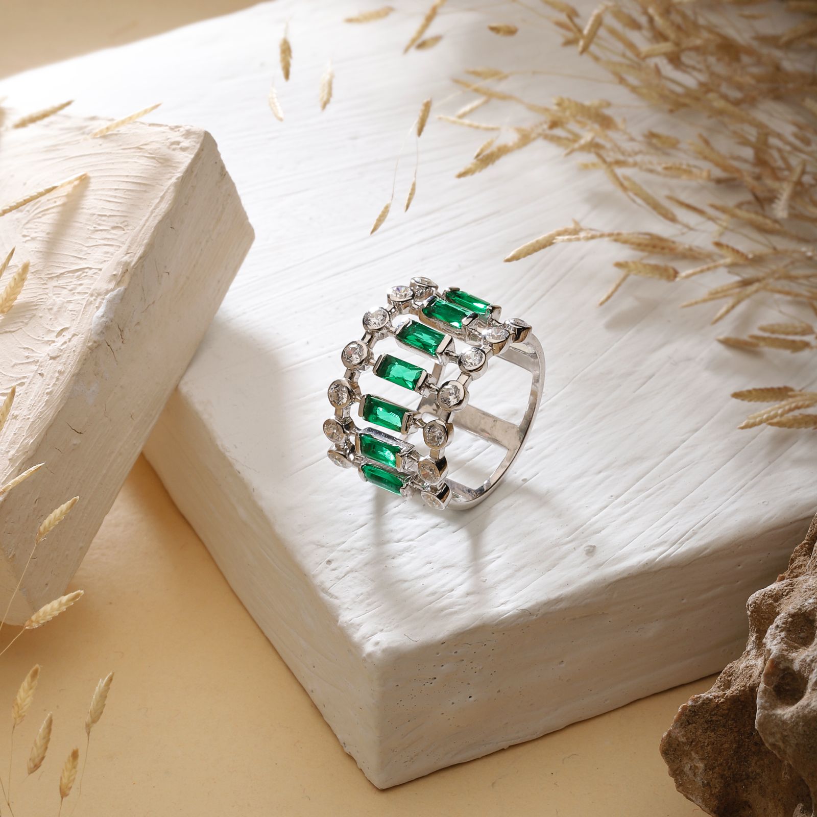 Elegant Lab-Created Emerald & Diamond Statement Ring – Sterling Silver
