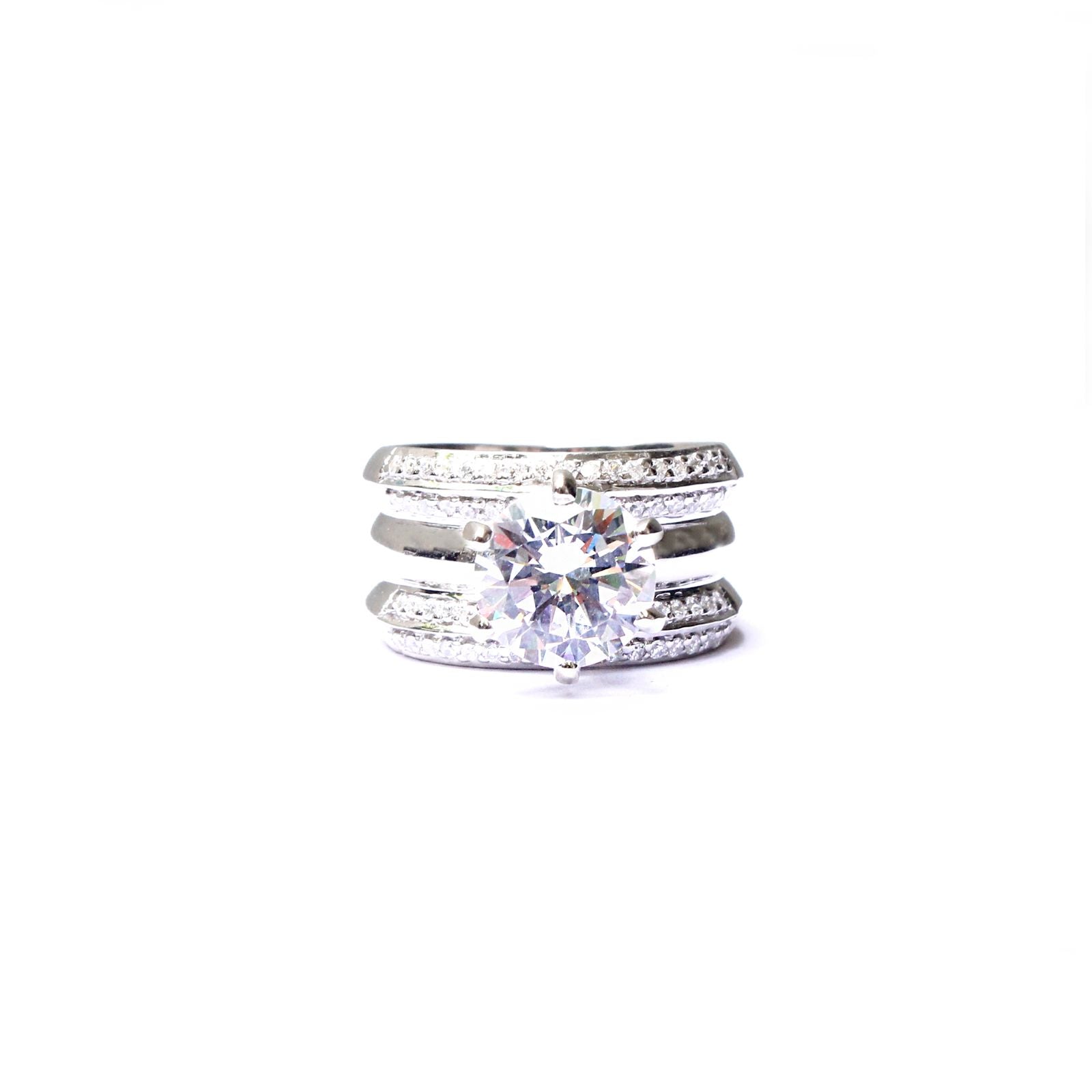 Elegant 925 Sterling Silver Ring with Brilliant CZ Stone – Triple Band Design