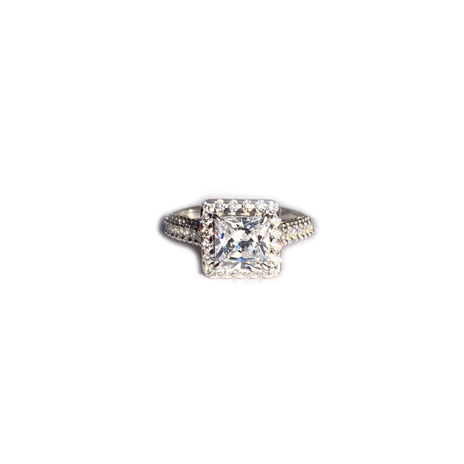 Square-Cut CZ Ring in 925 Sterling Silver – Elegant Halo Design