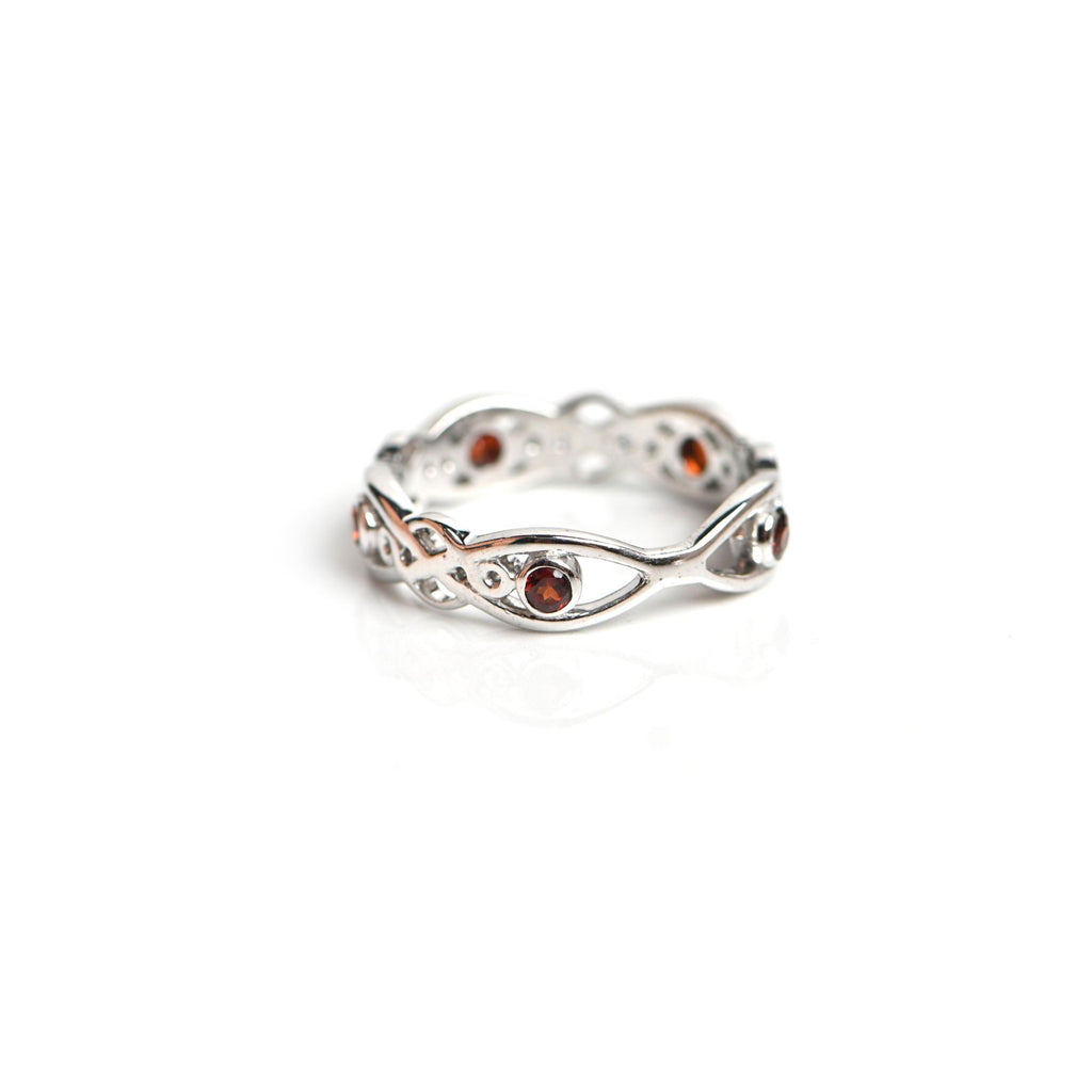 Boho Eternity Ring with 2.5mm Garnet Stones – 925 Sterling Silver
