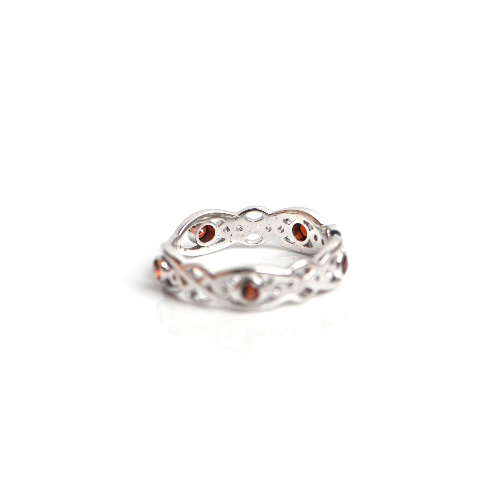 Boho Eternity Ring with 2.5mm Garnet Stones – 925 Sterling Silver
