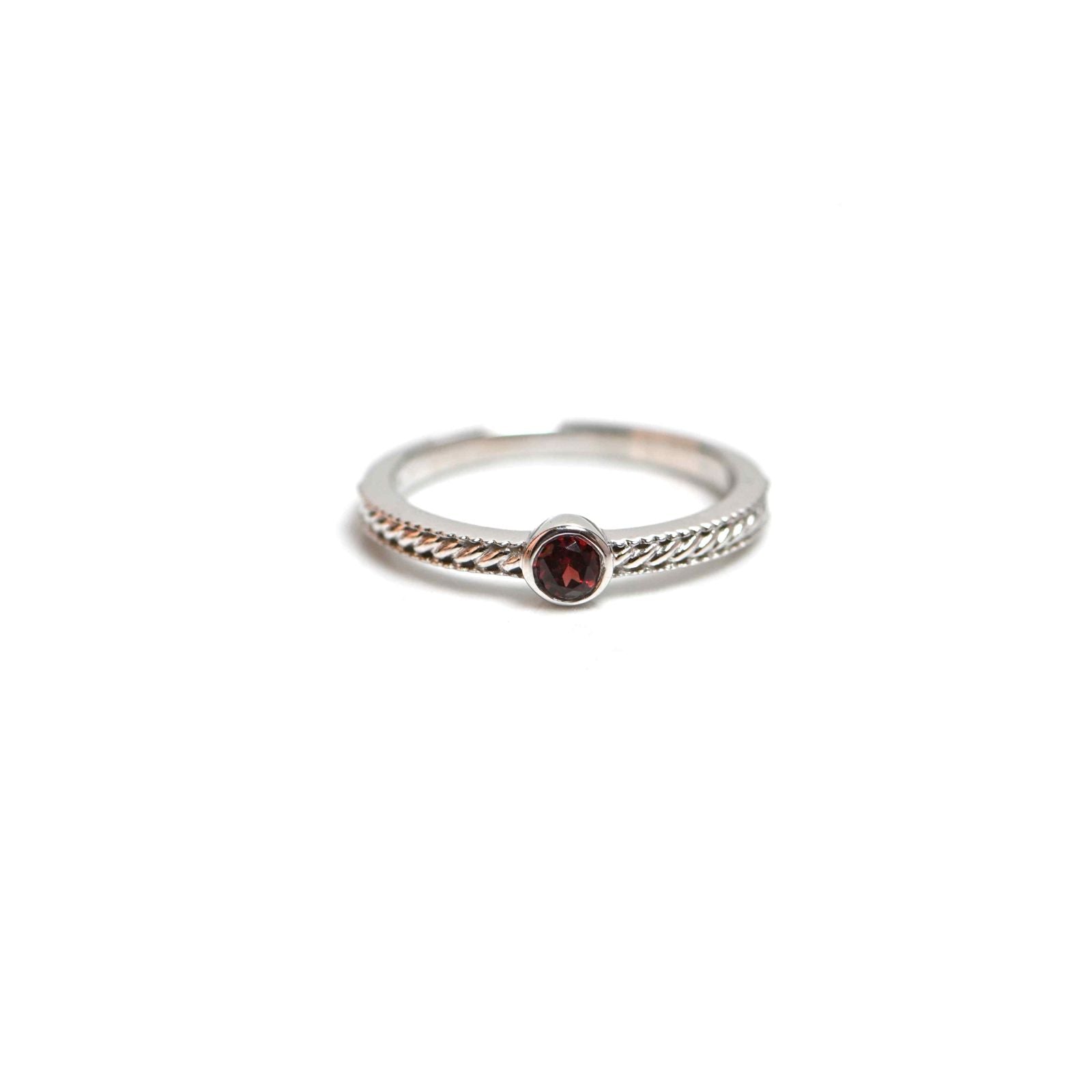 Garnet Solitaire Ring – 925 Sterling Silver Braided Band