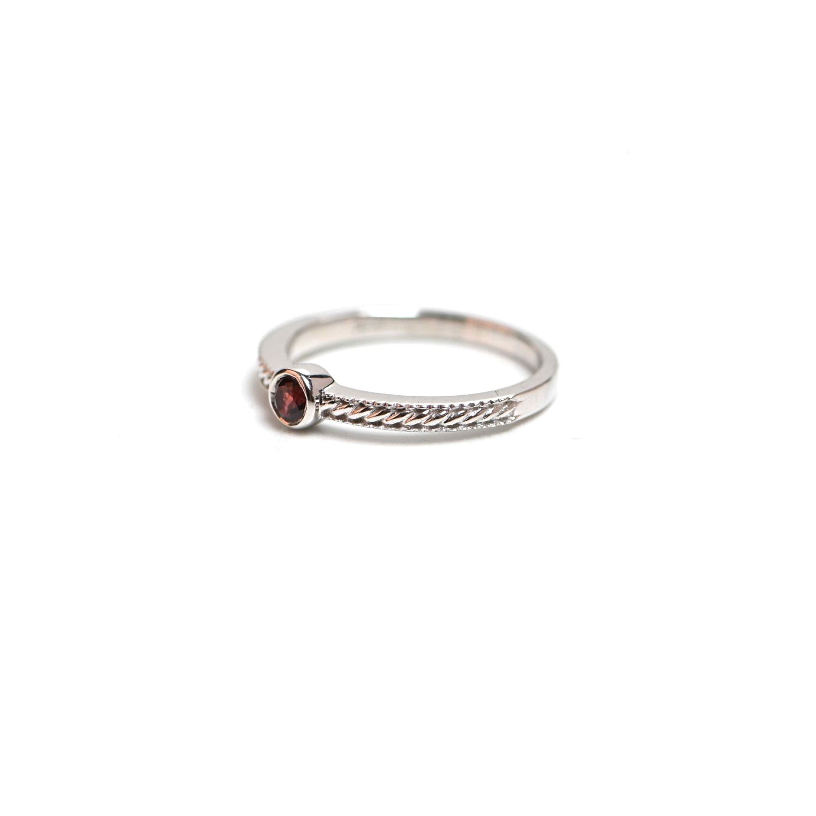 Garnet Solitaire Ring – 925 Sterling Silver Braided Band