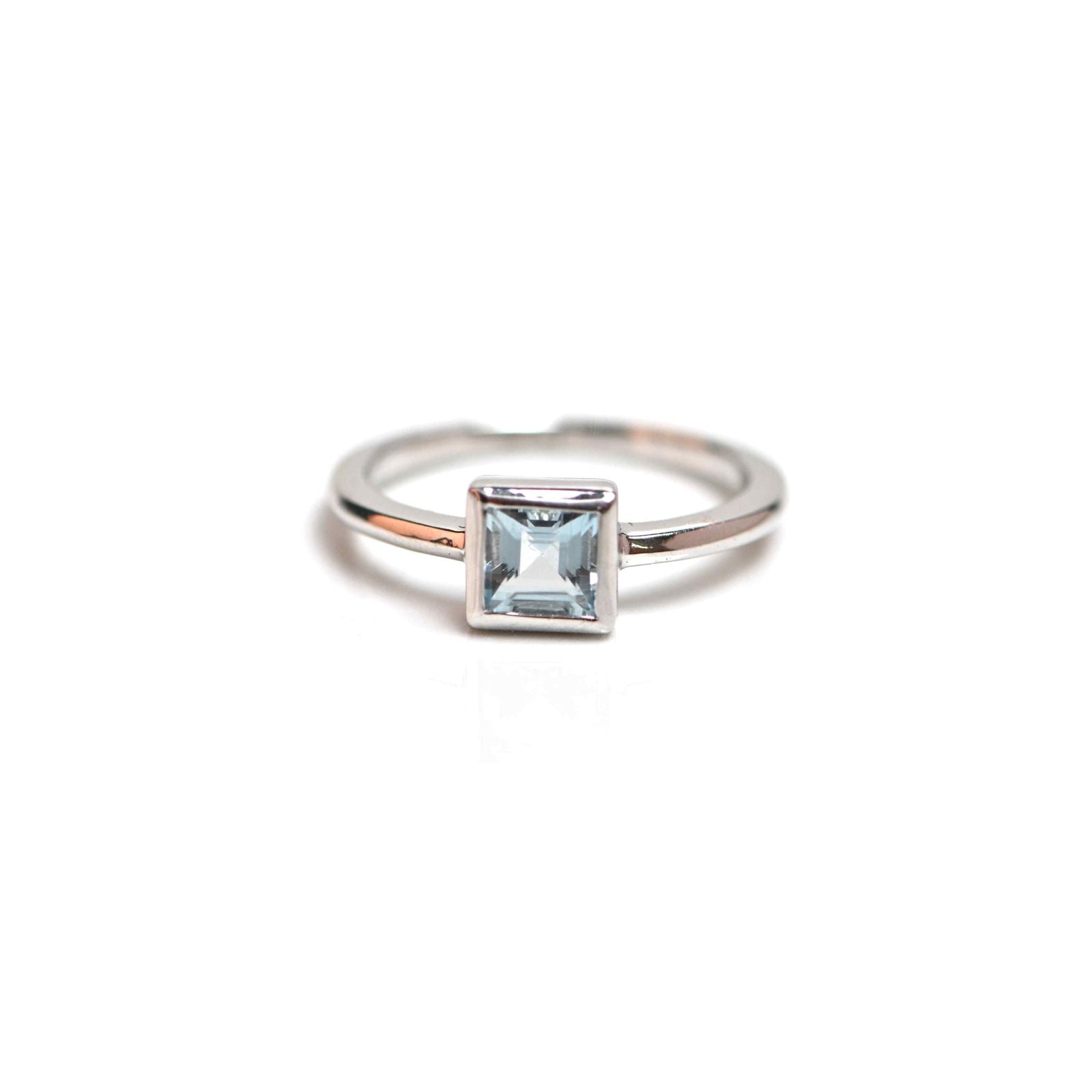 7mm Princess Cut Aquamarine Silver Ring – Elegant Birthstone Jewelry