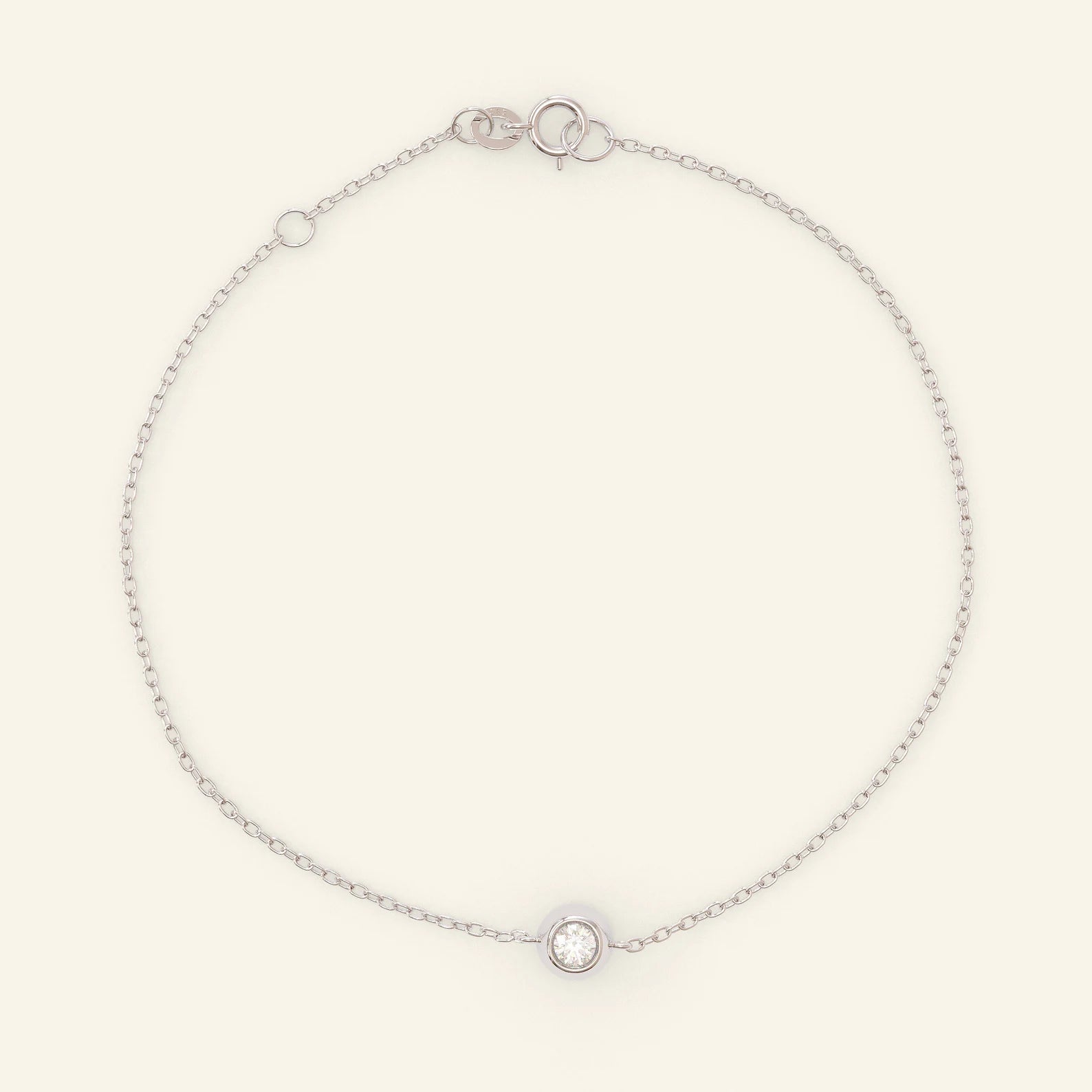 Vintage Gold Diamond Solitaire Bracelet For Women : Two-Sided Bezel Design